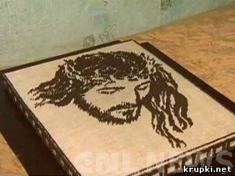 В Украине мастер выложил изображение Христа из 32 тысяч спичек.
